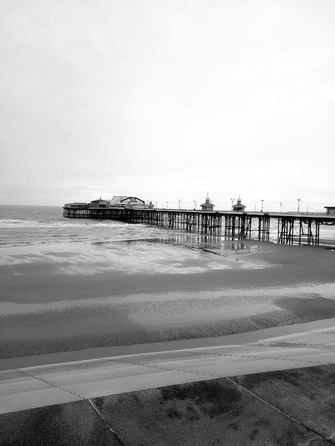 The Clevedon Bed and Breakfast Blackpool Buitenkant foto